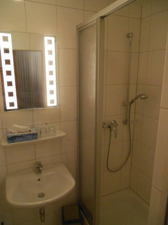 Hotel Adam Sarrebruck Extérieur photo