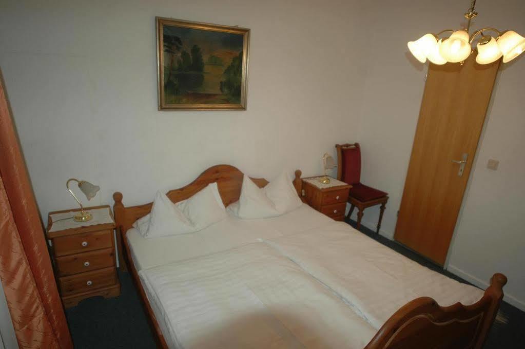 Hotel Adam Sarrebruck Extérieur photo